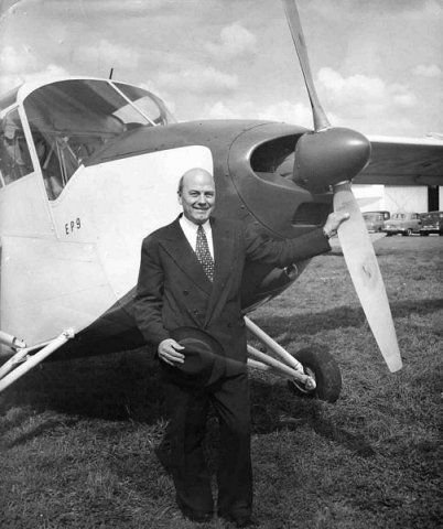 edgar percival in 1956 0378-0031